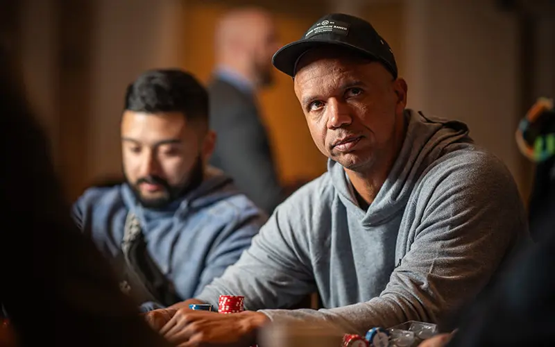 Phil Ivey Thrills Fans With The Chance To Stack A Legend